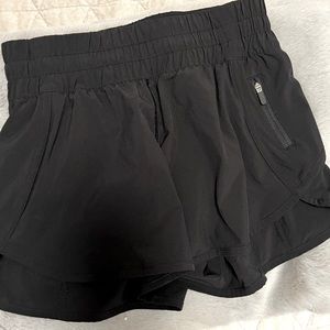 Lululemon Size 6 Track That High Rise lined short
